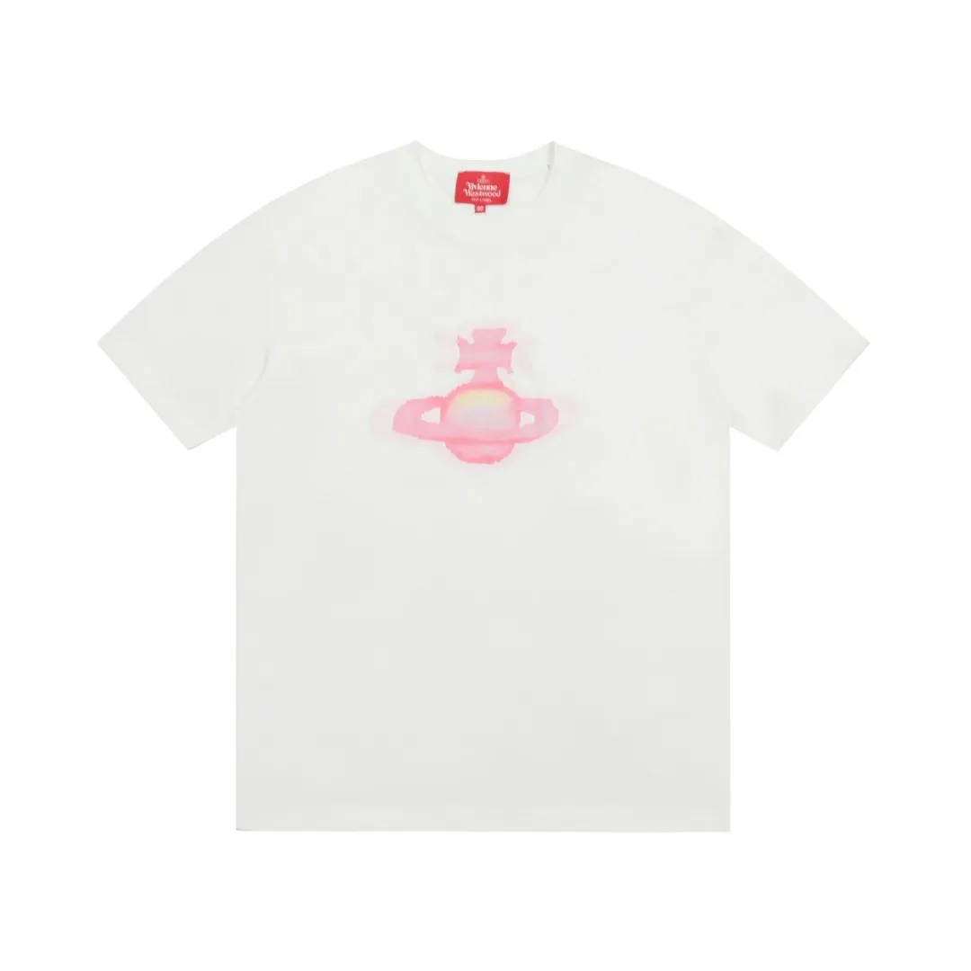 vivienne west wood The Queen Mother of the West Vivienne Saturn Surround Gradient Print Short Sleeve VIVI 155# "Exclusive Style" The new fabrics have been washed twice at high temperature + water. It is the only one in the entire network that achieves 0 shrinkage. The Solona thread is arranged. The threaded neckline does not deform. It is tight and dense. Welcome to compare. The entire series of correct accessories. Every detail is completely restored and can be stretched directly.